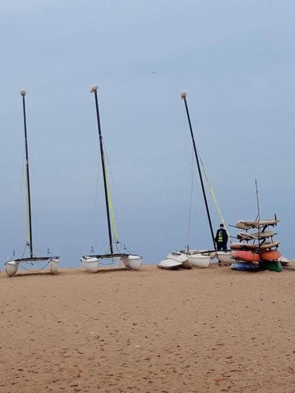 " Le Nid Douillet ", Un Fabuleux Studio, Calme, Cosy Et Bien Climatise Au Centre De Saly Saly Portudal Exterior foto