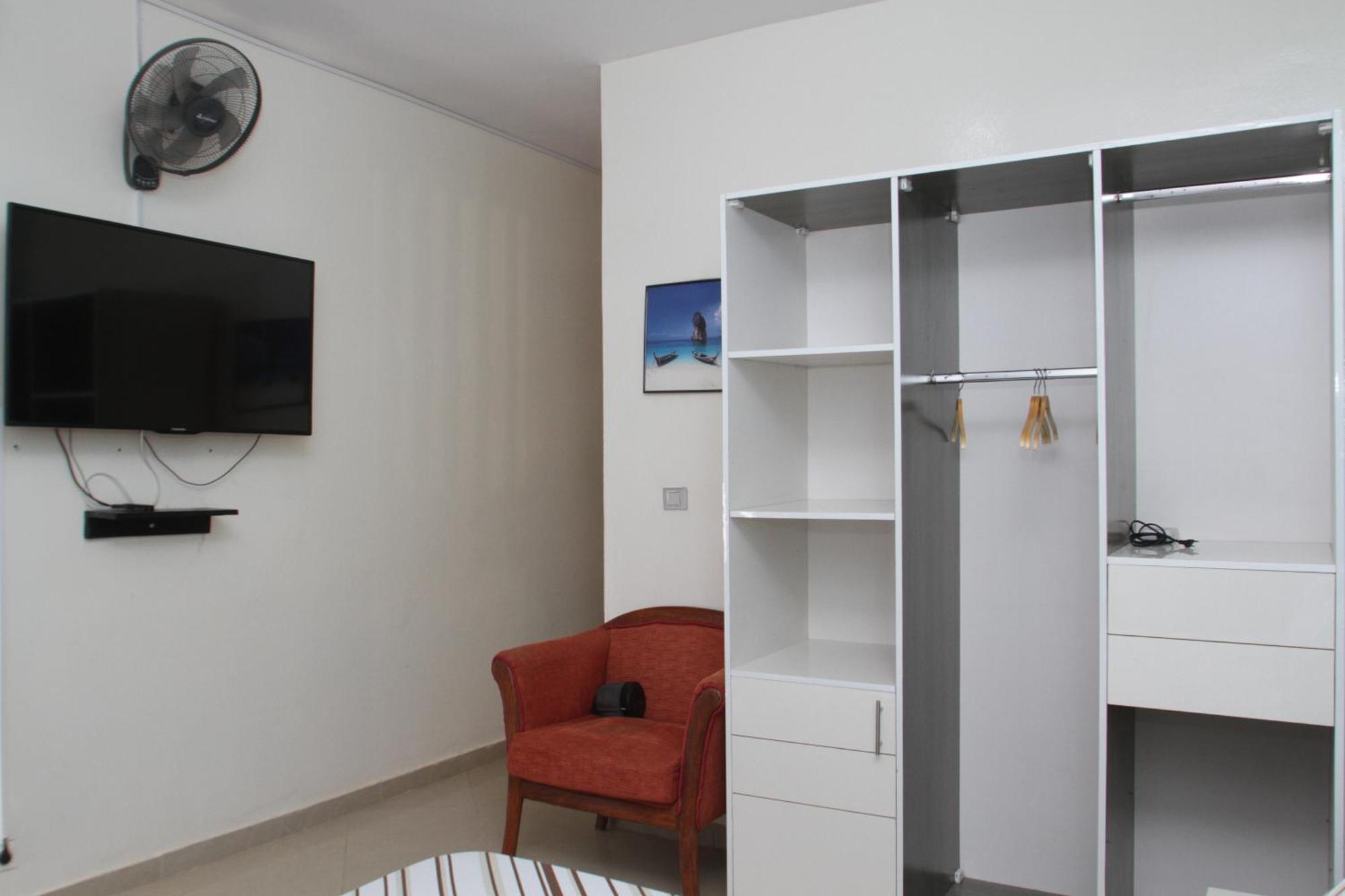 " Le Nid Douillet ", Un Fabuleux Studio, Calme, Cosy Et Bien Climatise Au Centre De Saly Saly Portudal Exterior foto